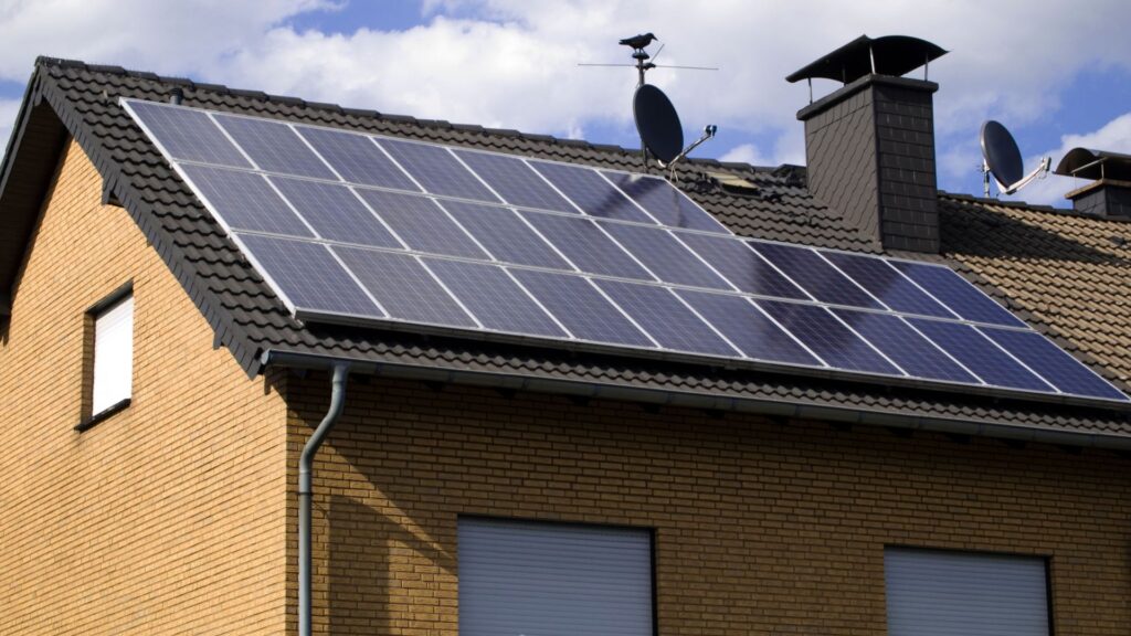 De gasto fijo a activo energetico como una empresa se vuelve prosumidora en Guatemala